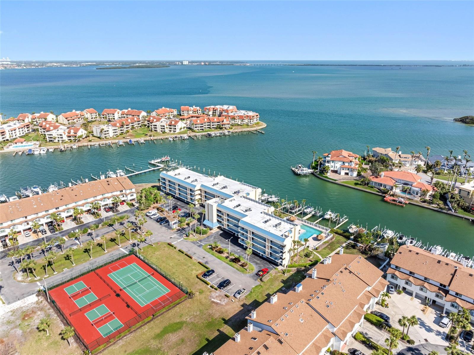 Image 60 of 73 For 363 Pinellas Bayway S 41