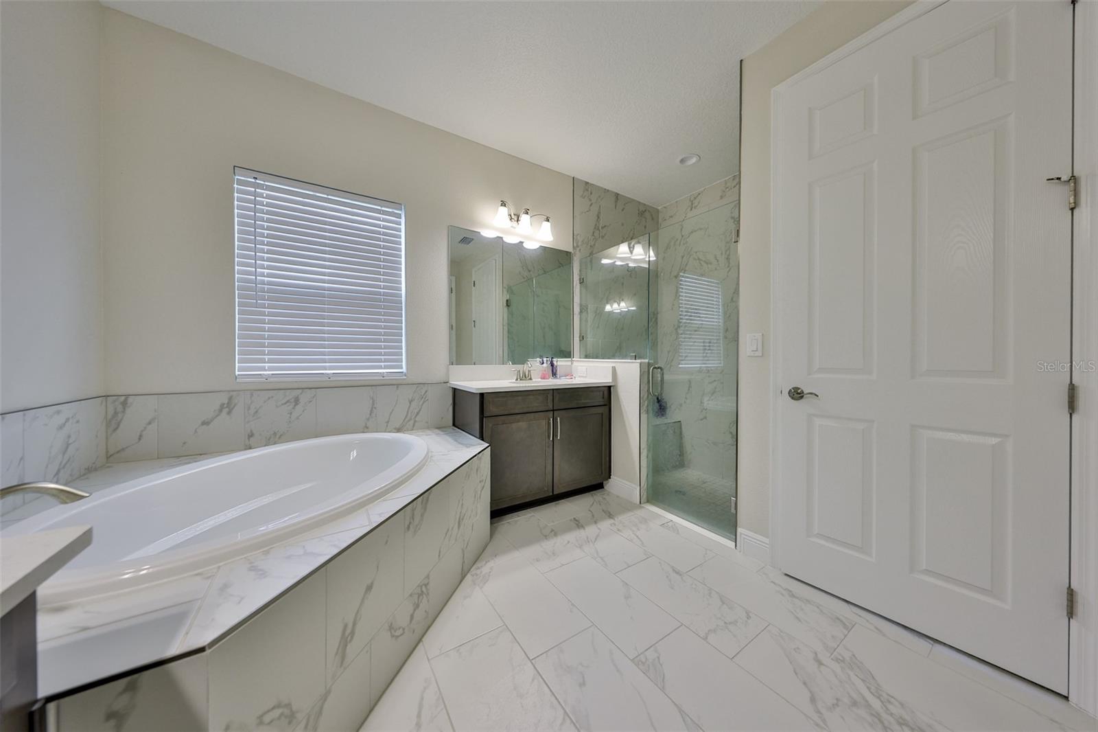 Image 25 of 51 For 13211 Twin Bridges Drive