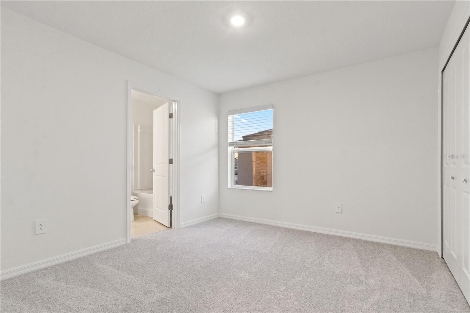 Image 19 of 31 For 9421 Cannon Beach Drive