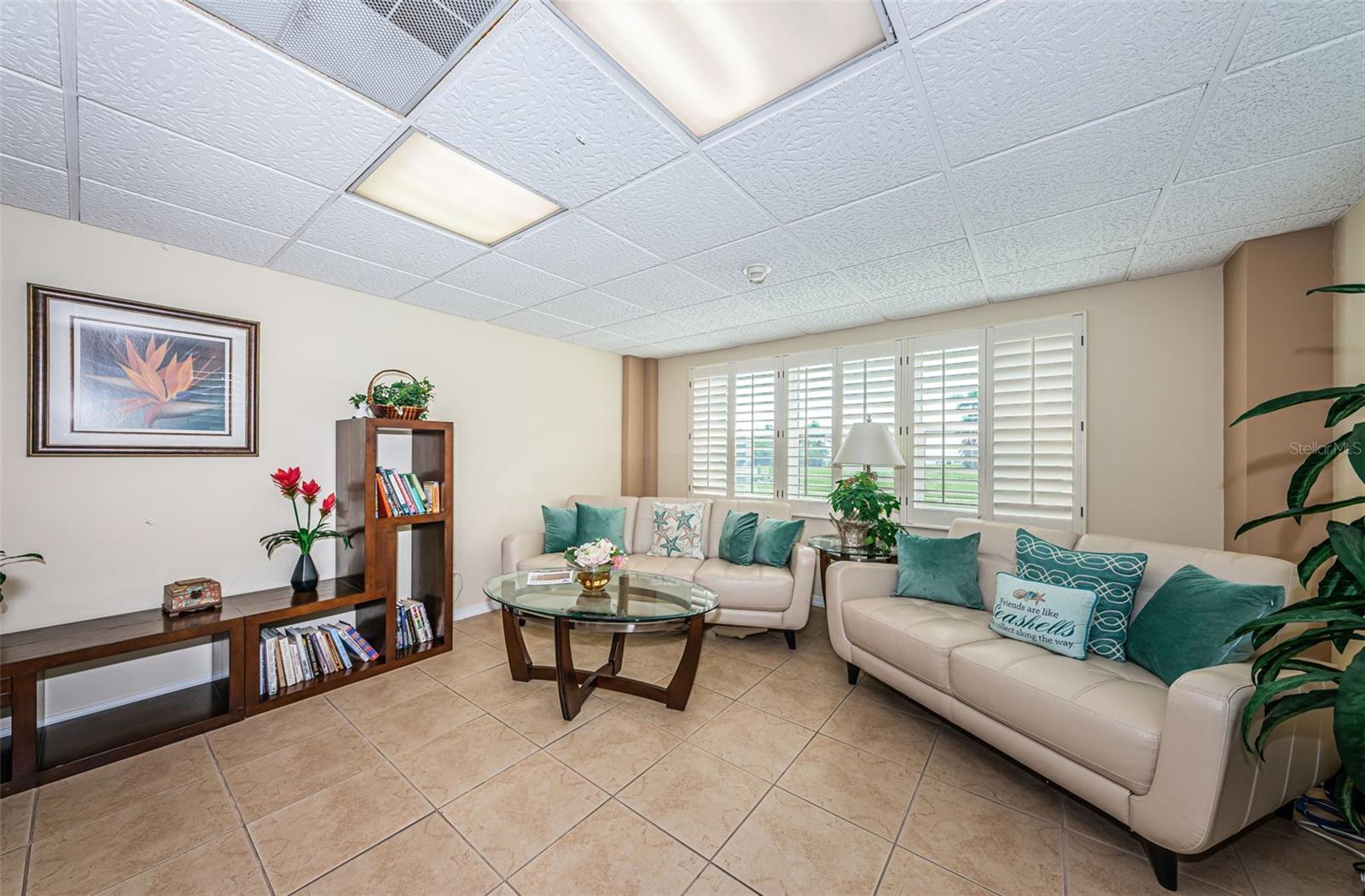 Image 14 of 62 For 1100 Shore Drive Ne 407