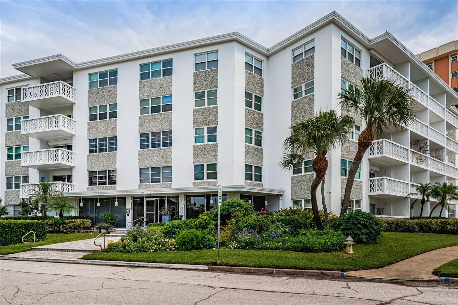 Image 16 of 62 For 1100 Shore Drive Ne 407