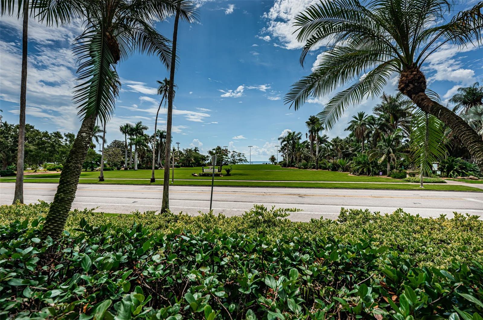 Image 17 of 62 For 1100 Shore Drive Ne 407
