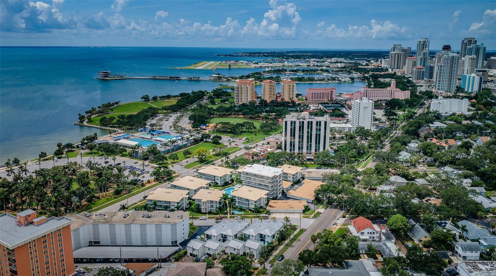 Image 21 of 62 For 1100 Shore Drive Ne 407