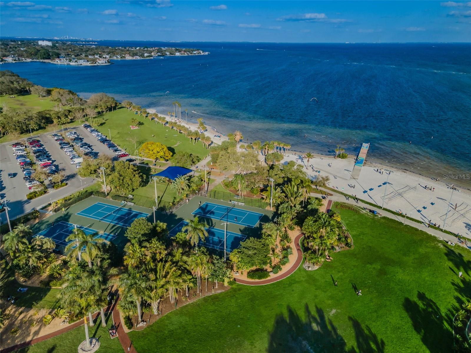 Image 31 of 62 For 1100 Shore Drive Ne 407