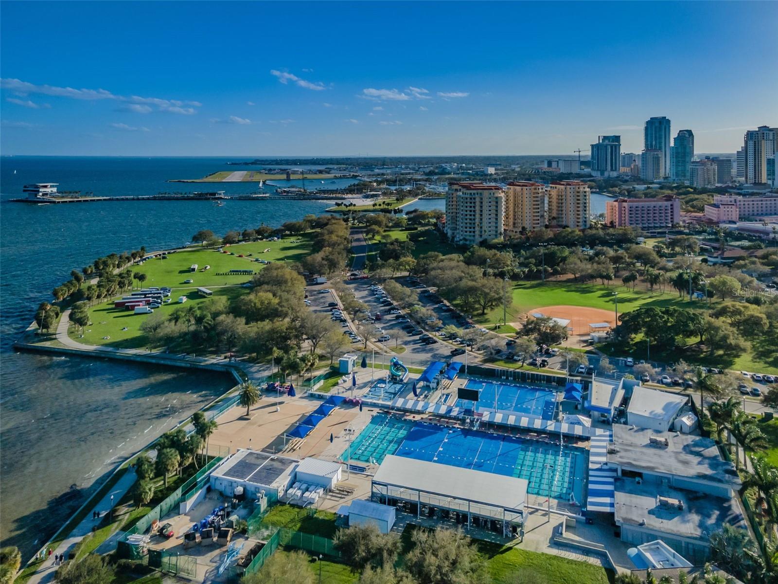 Image 33 of 62 For 1100 Shore Drive Ne 407