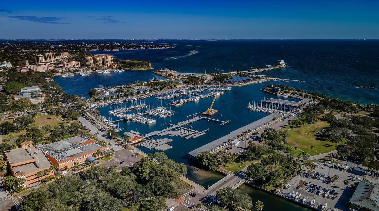 Image 43 of 62 For 1100 Shore Drive Ne 407