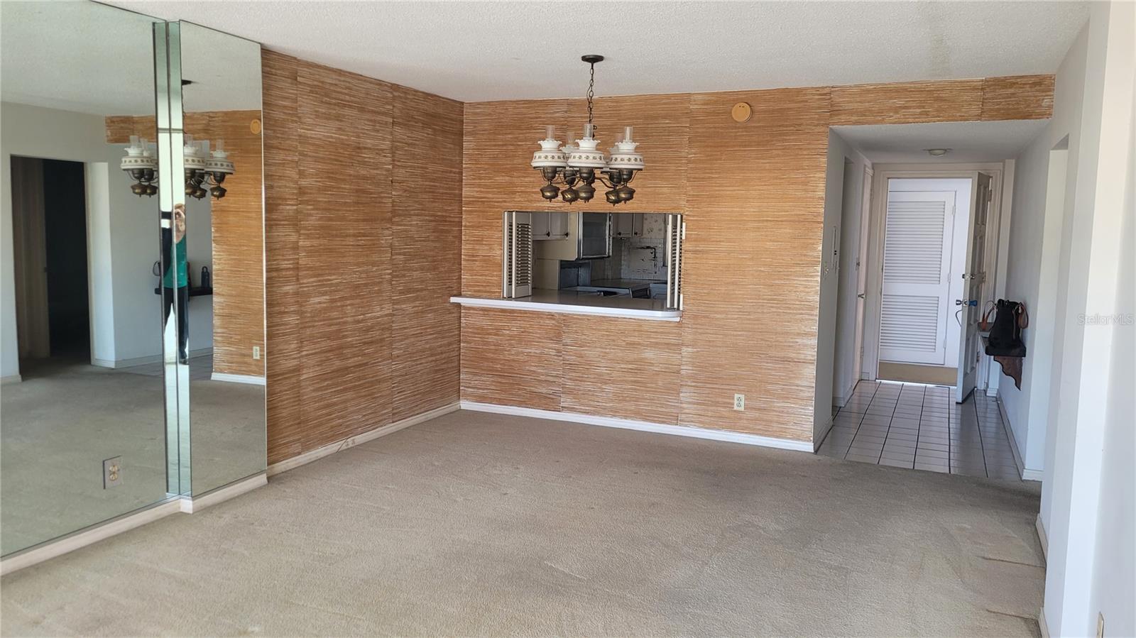 Image 5 of 62 For 1100 Shore Drive Ne 407