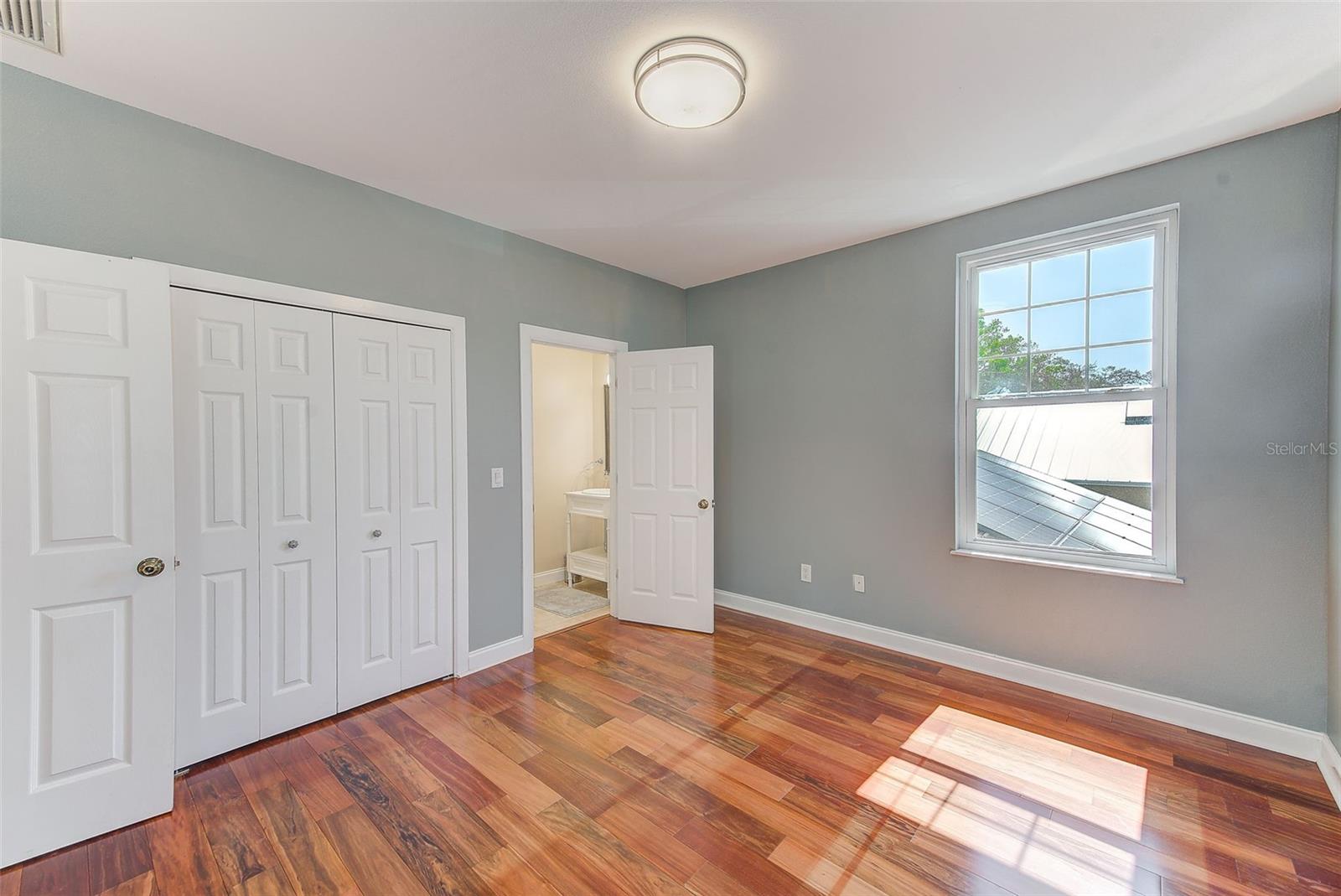 Image 30 of 38 For 1110 Highland Street S