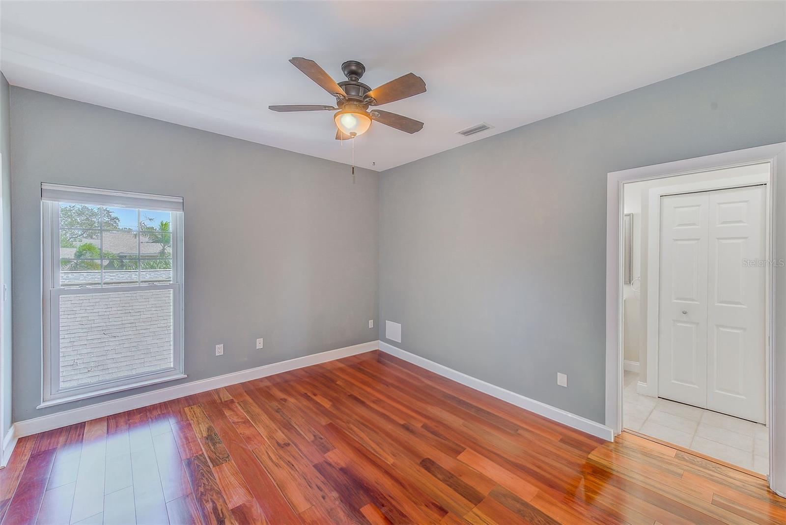 Image 33 of 38 For 1110 Highland Street S