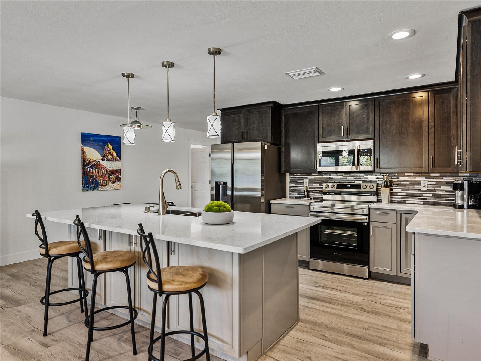 Image 14 of 82 For 7125 Shore Drive S