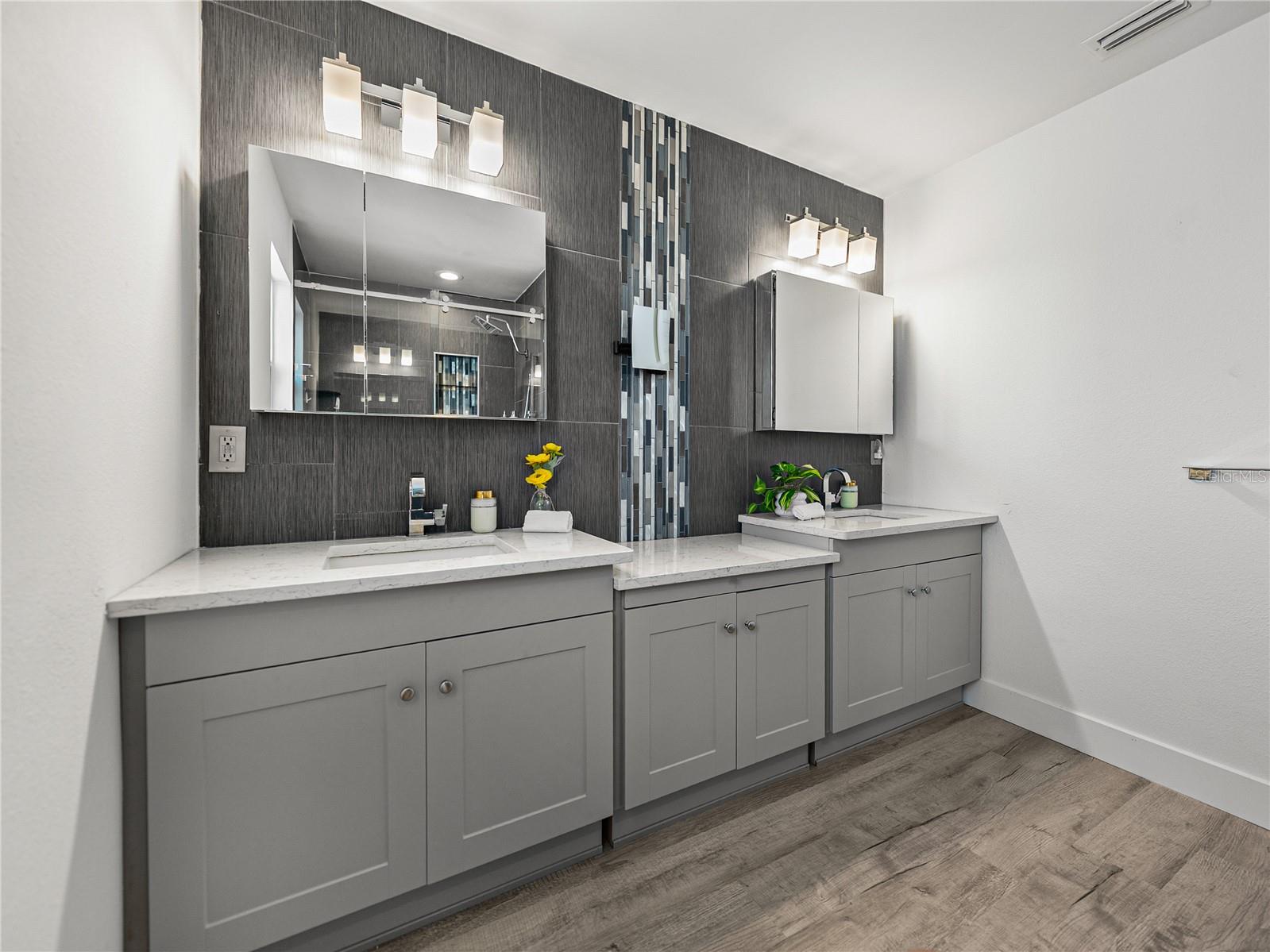 Image 35 of 82 For 7125 Shore Drive S