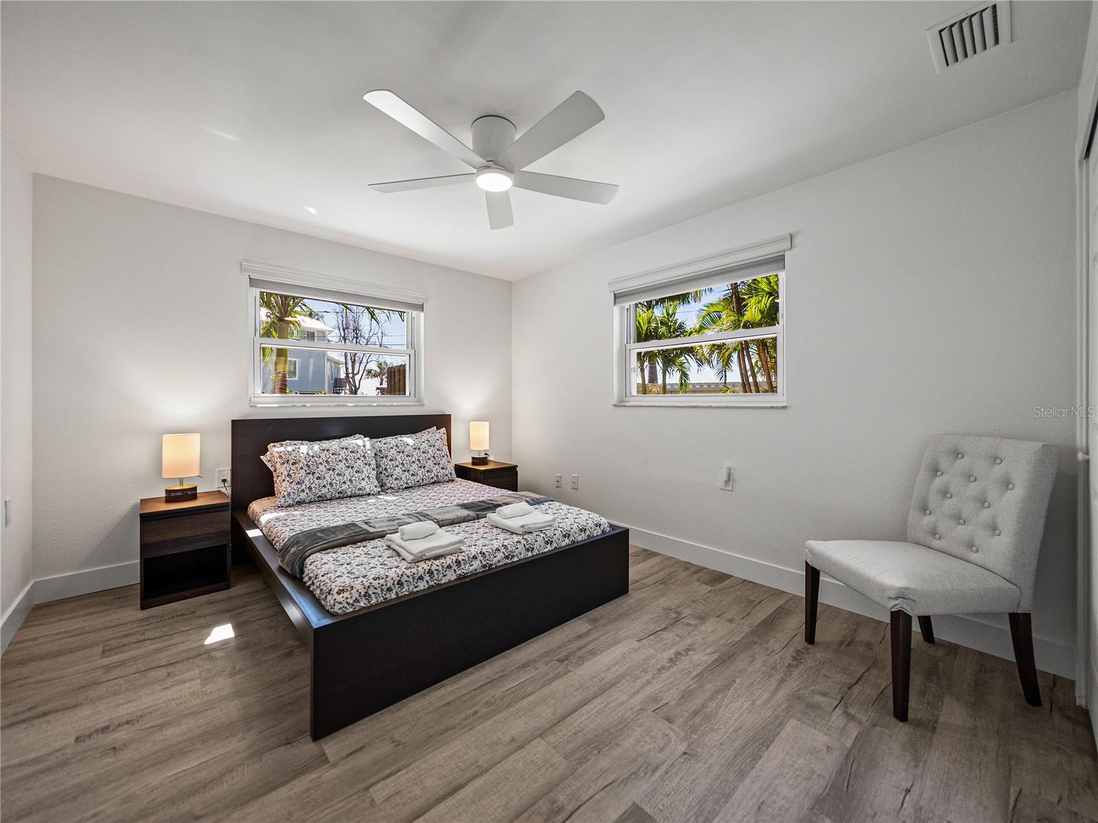 Image 38 of 82 For 7125 Shore Drive S