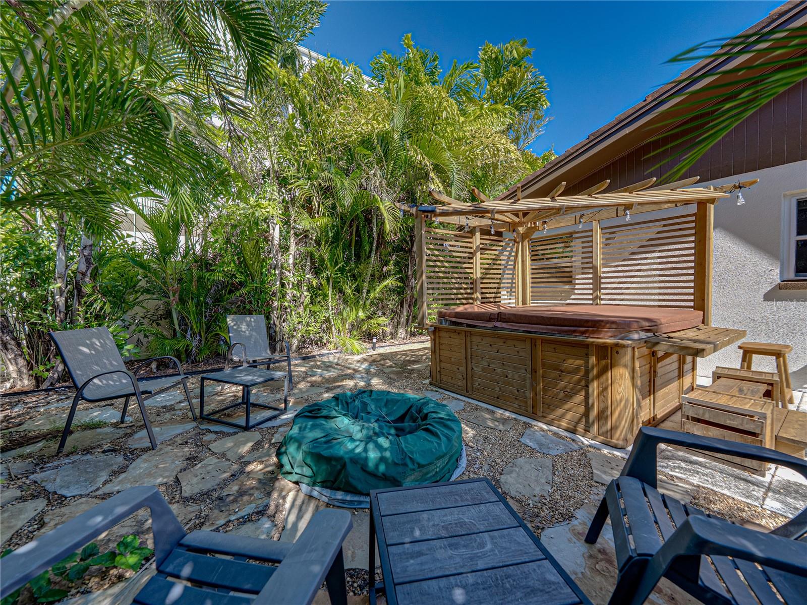 Image 52 of 82 For 7125 Shore Drive S