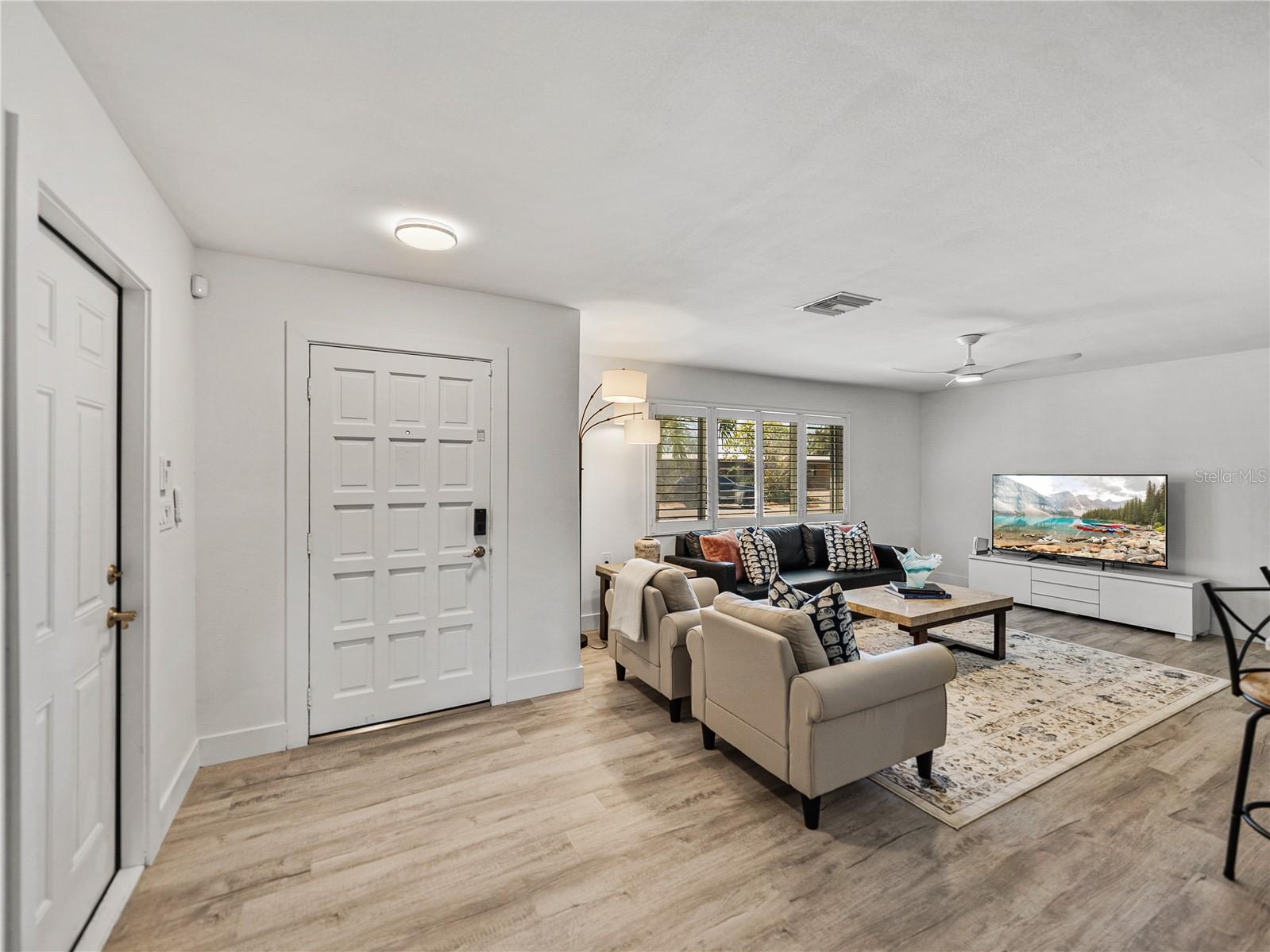 Image 7 of 82 For 7125 Shore Drive S