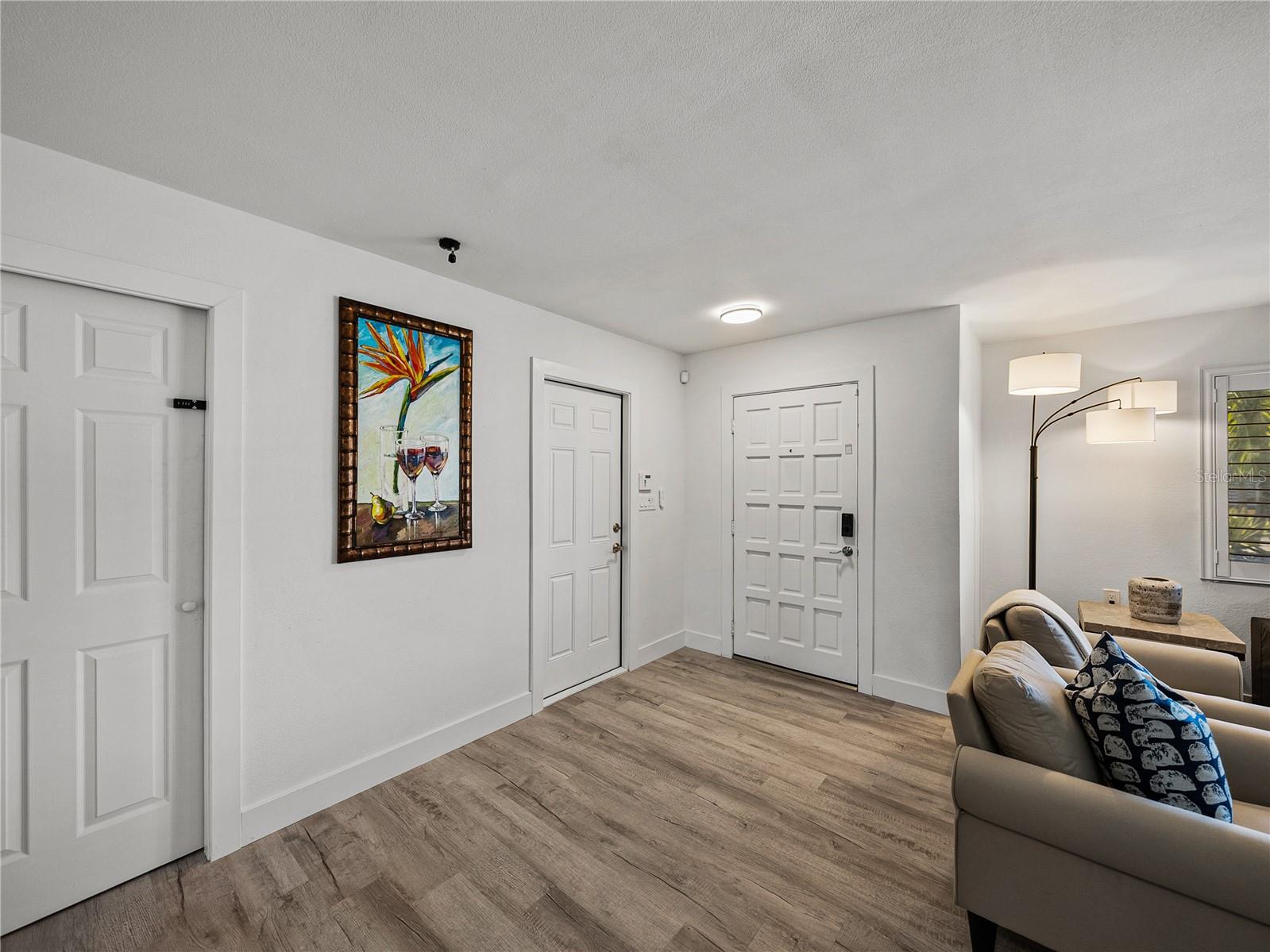 Image 8 of 82 For 7125 Shore Drive S