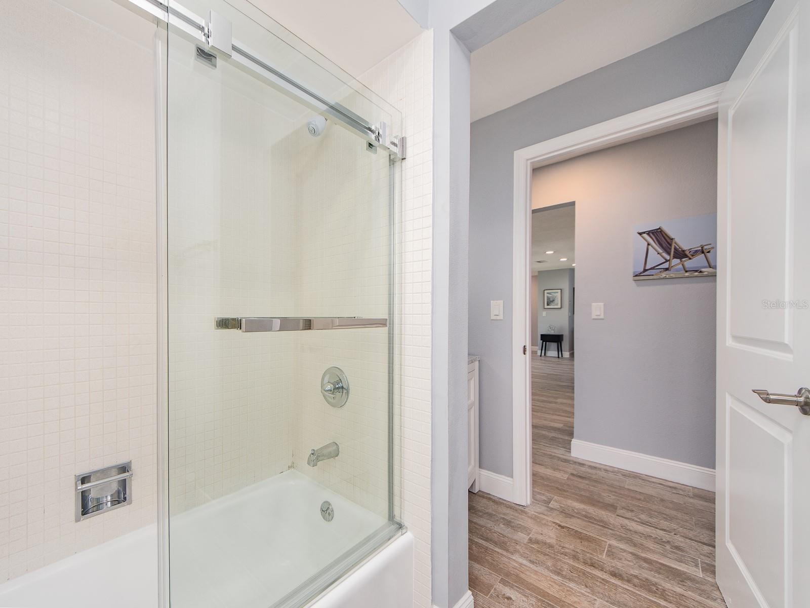 Listing photo id 10 for 725 Snug Island
