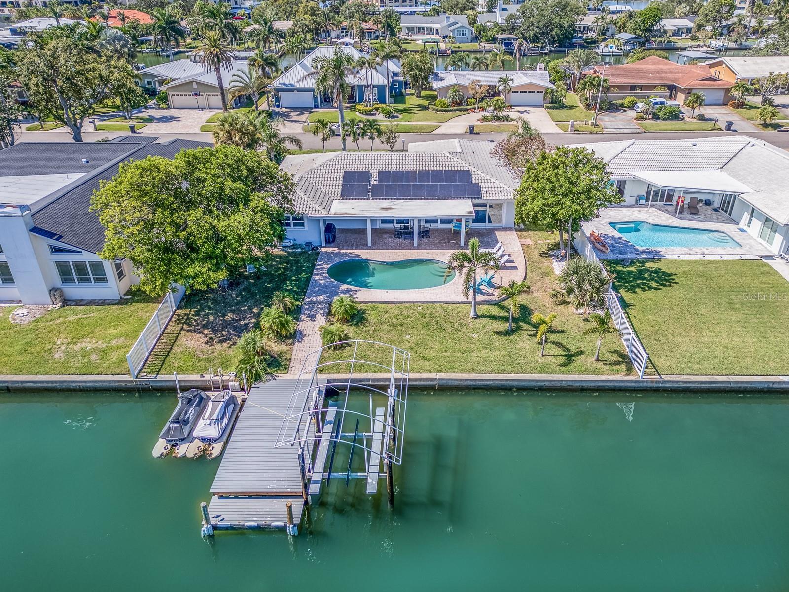 Listing photo id 16 for 725 Snug Island