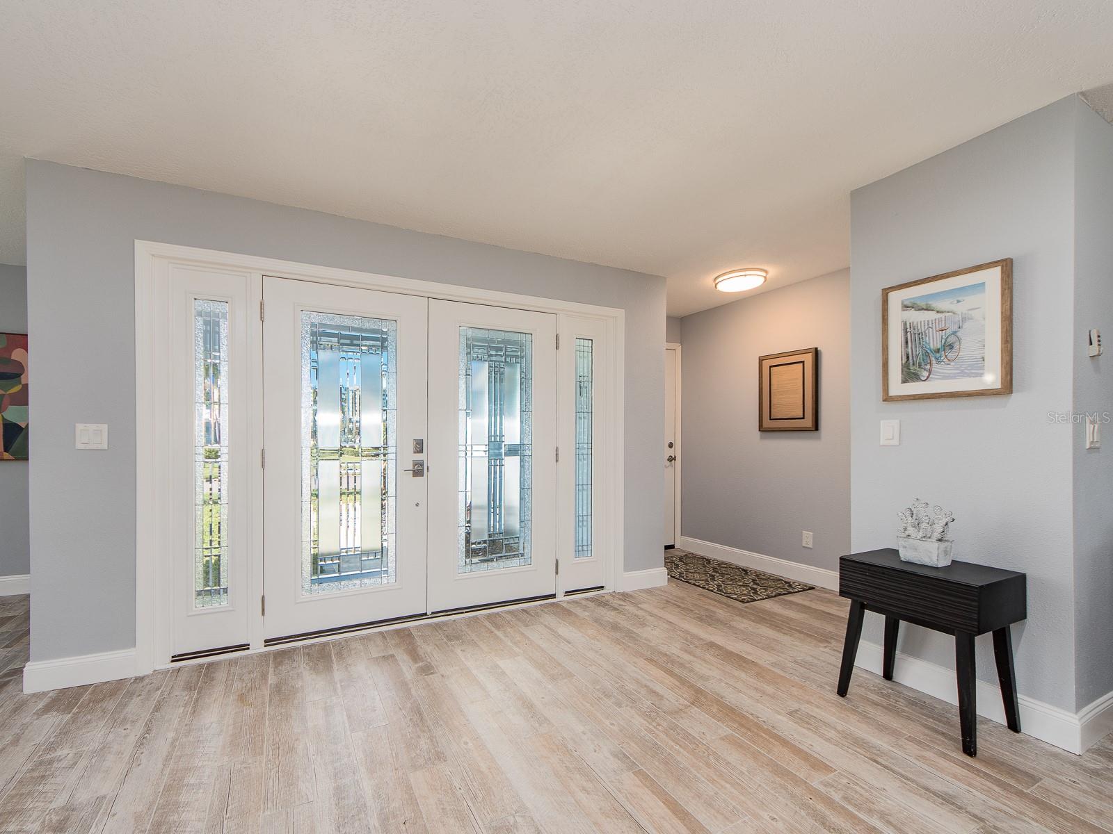 Listing photo id 0 for 725 Snug Island