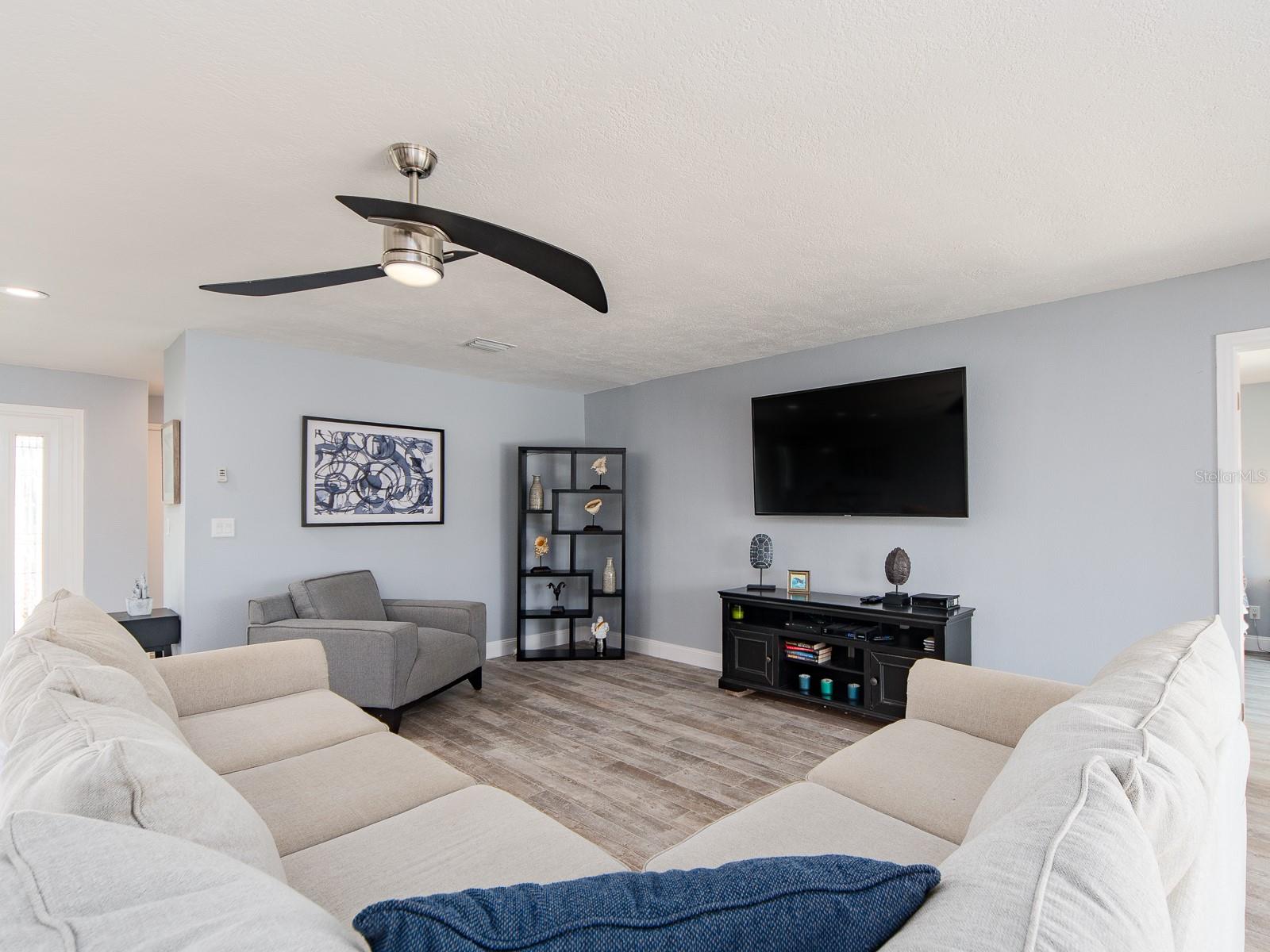 Listing photo id 3 for 725 Snug Island