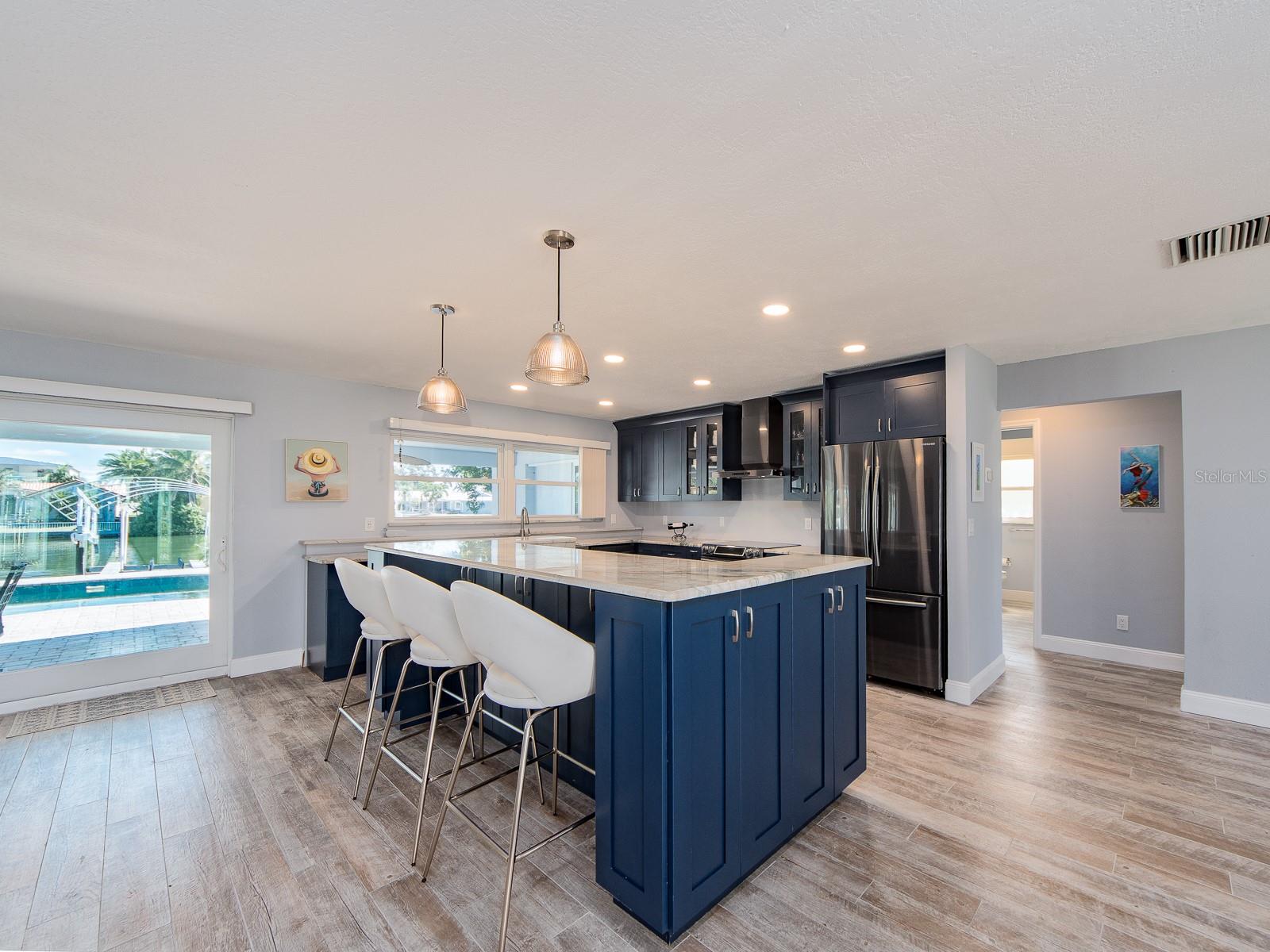 Listing photo id 4 for 725 Snug Island