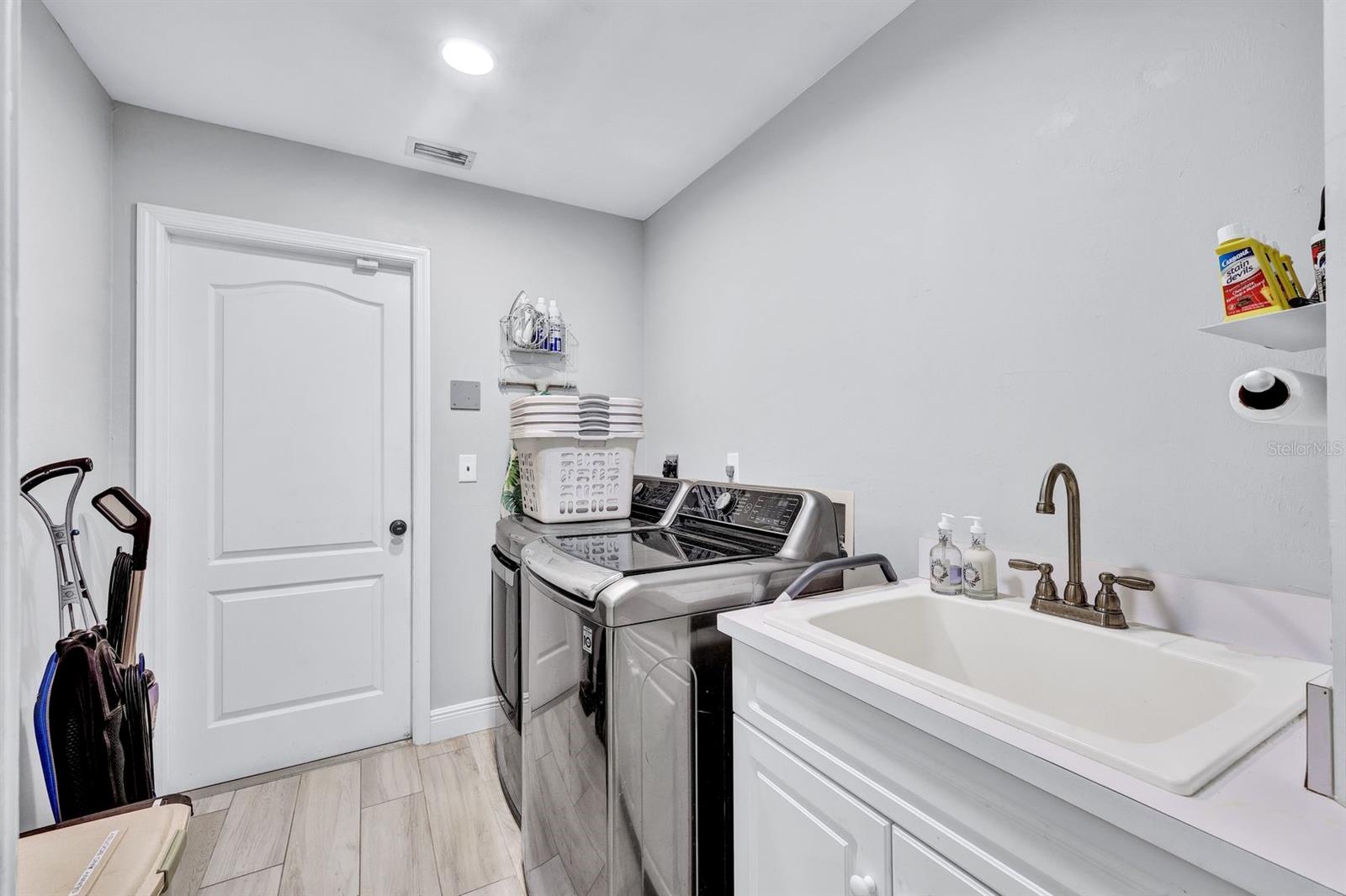 Image 25 of 46 For 4328 18th Avenue