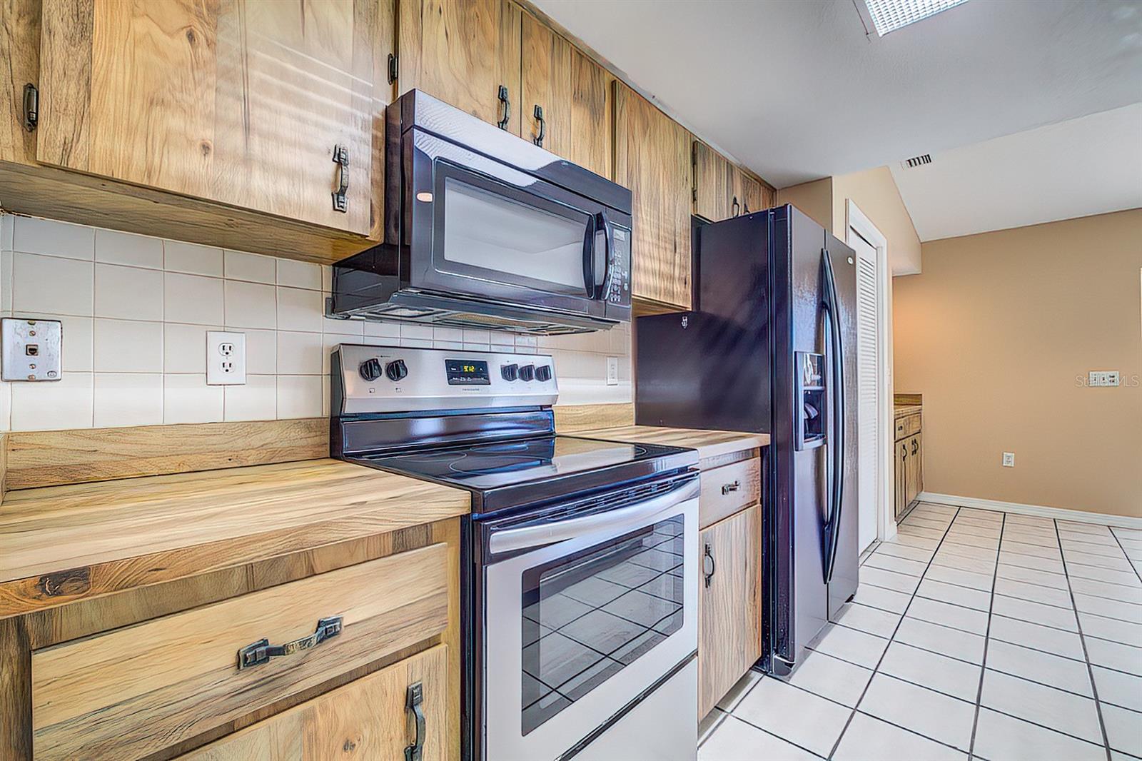 Image 12 of 36 For 11100 Monarch Street