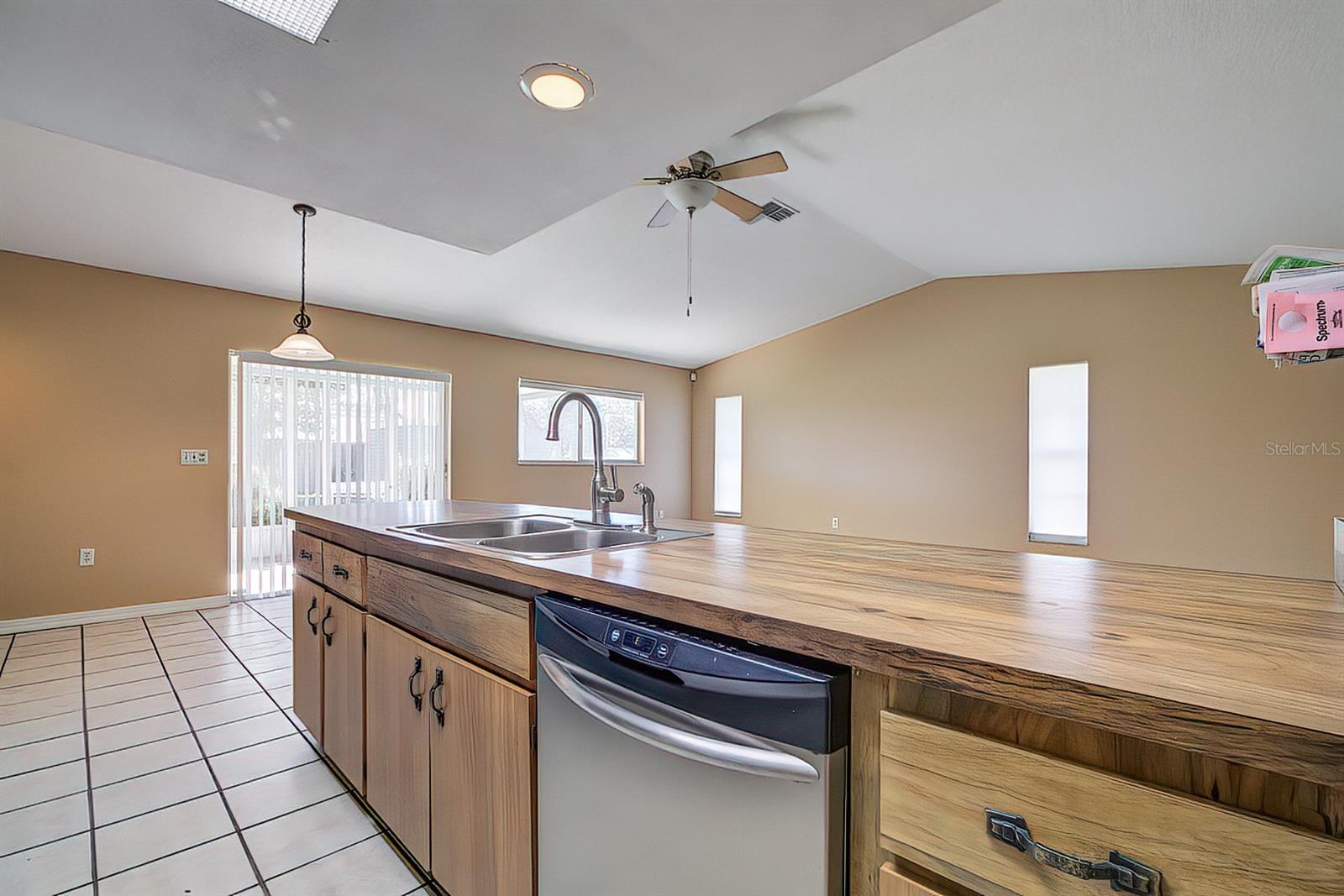 Image 13 of 36 For 11100 Monarch Street