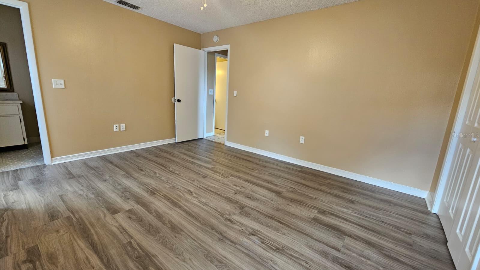 Image 15 of 36 For 11100 Monarch Street