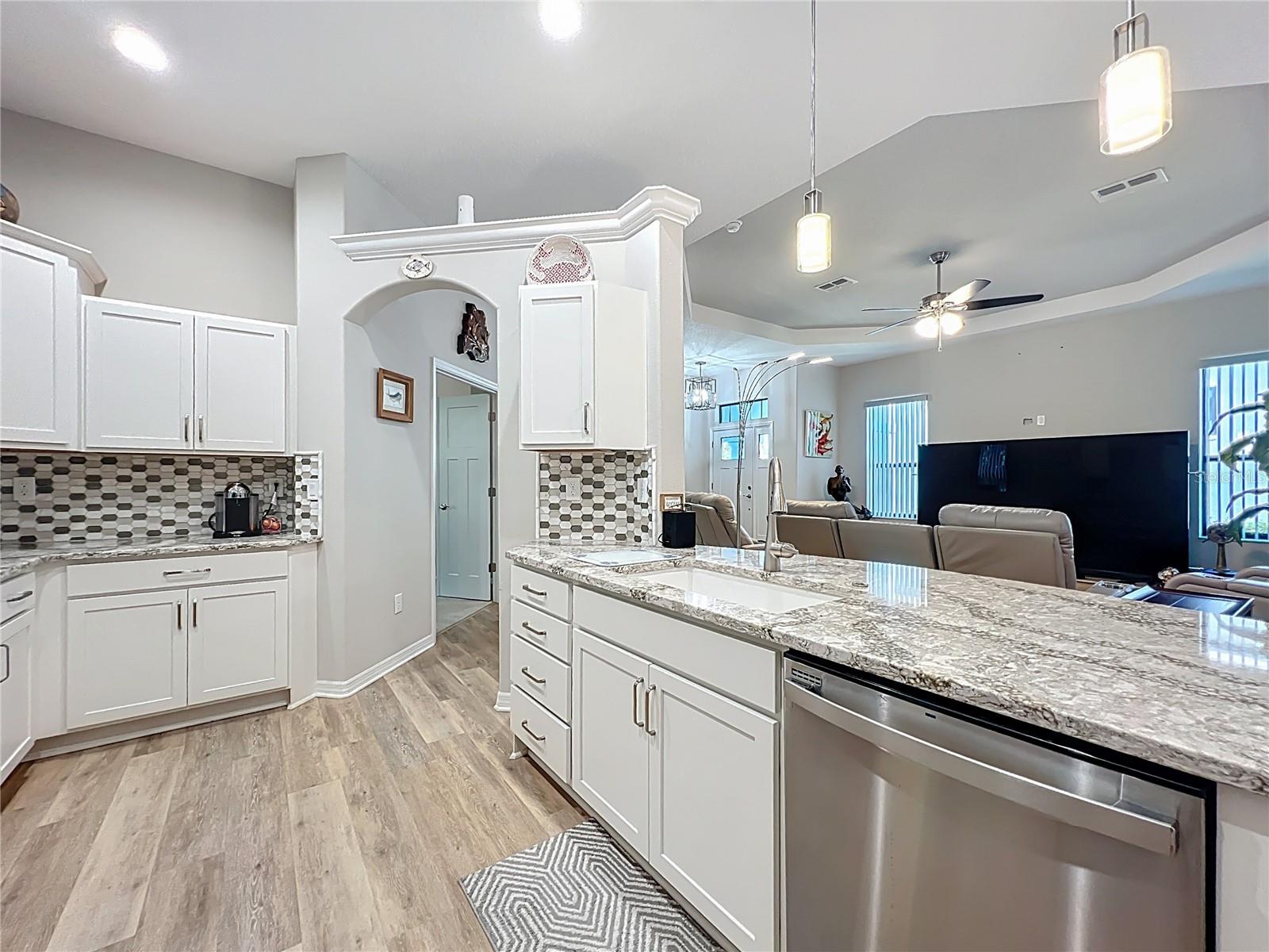 Image 16 of 45 For 8 Deer Court 15