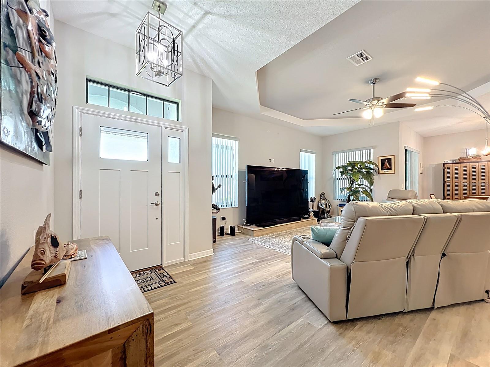 Image 7 of 45 For 8 Deer Court 15