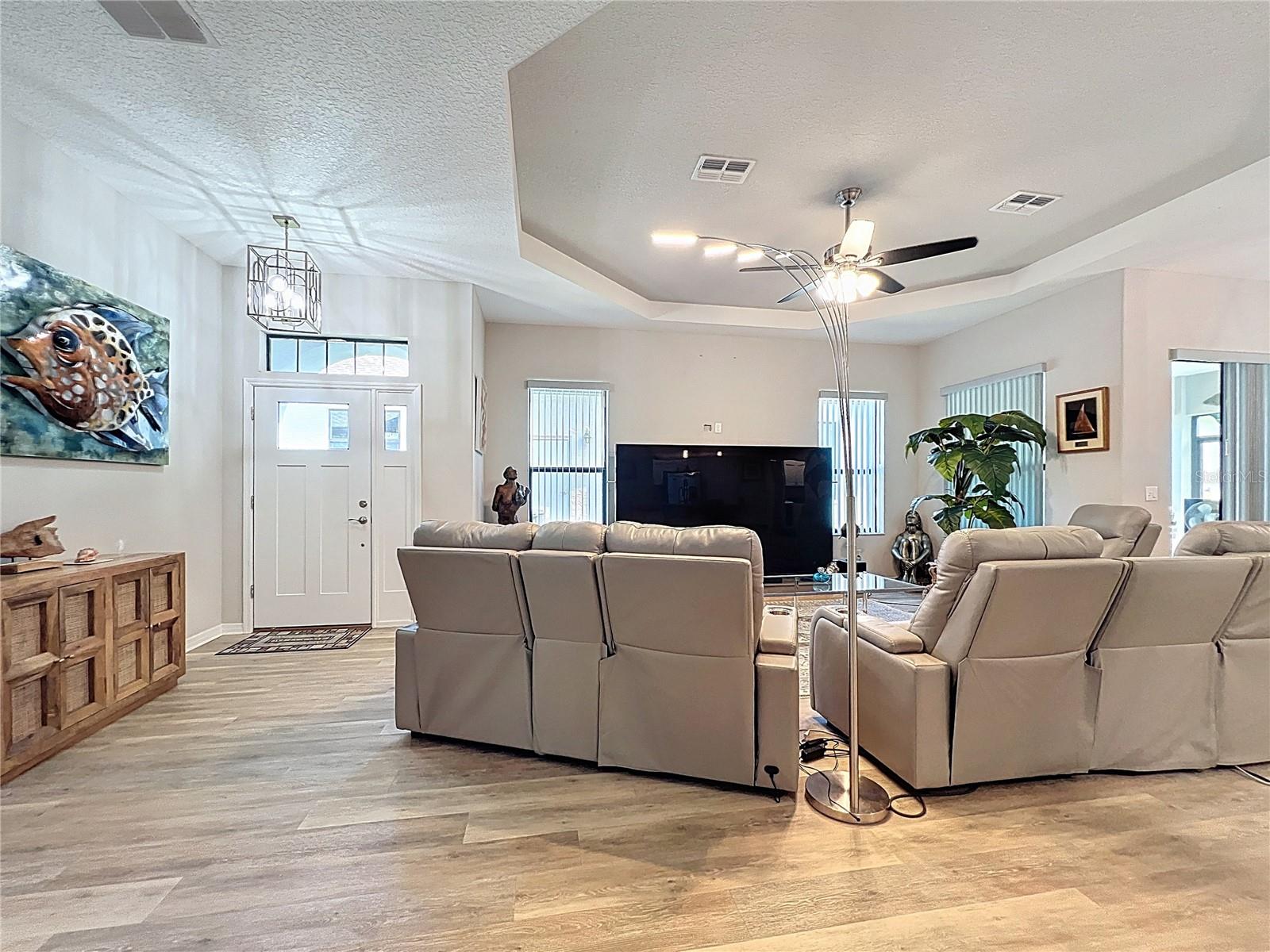 Image 8 of 45 For 8 Deer Court 15