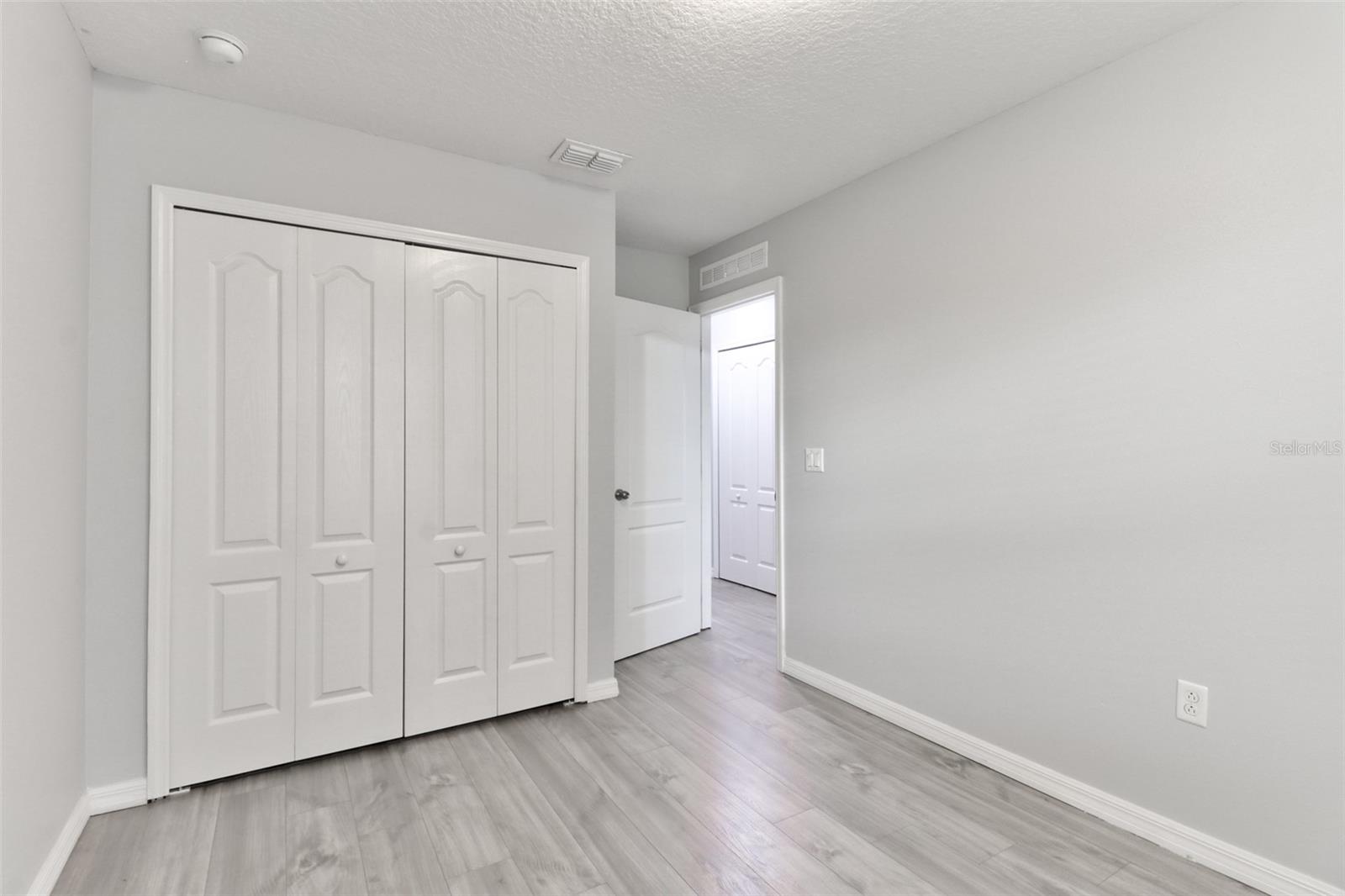 Image 20 of 29 For 4441 Ashburn Square Drive