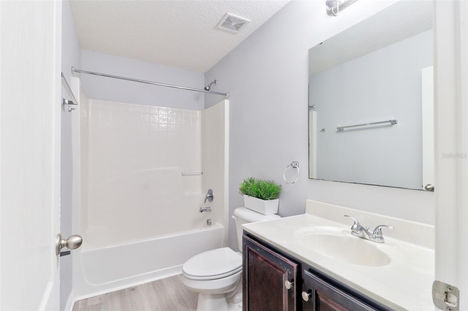 Image 23 of 29 For 4441 Ashburn Square Drive