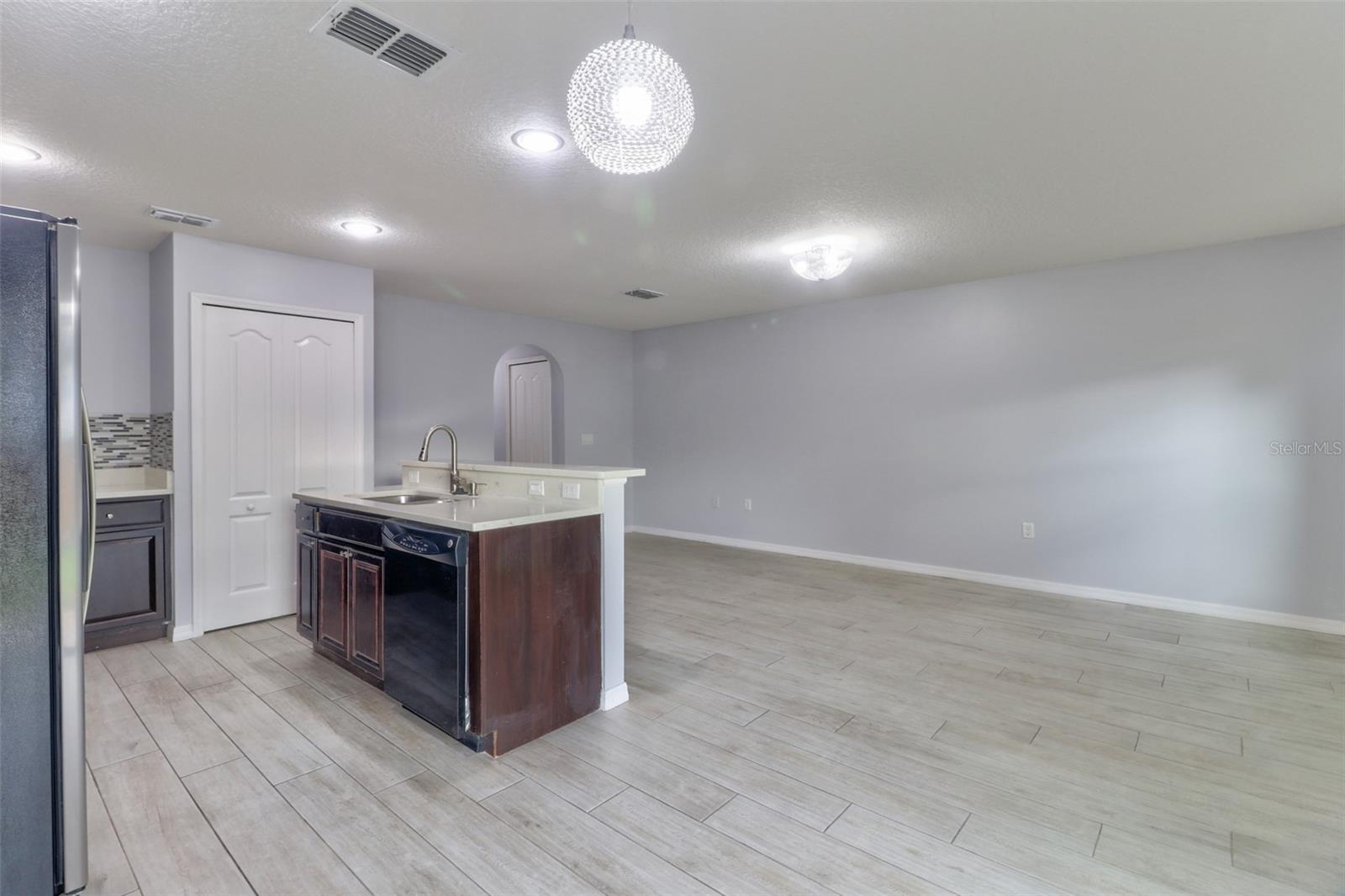 Image 4 of 29 For 4441 Ashburn Square Drive