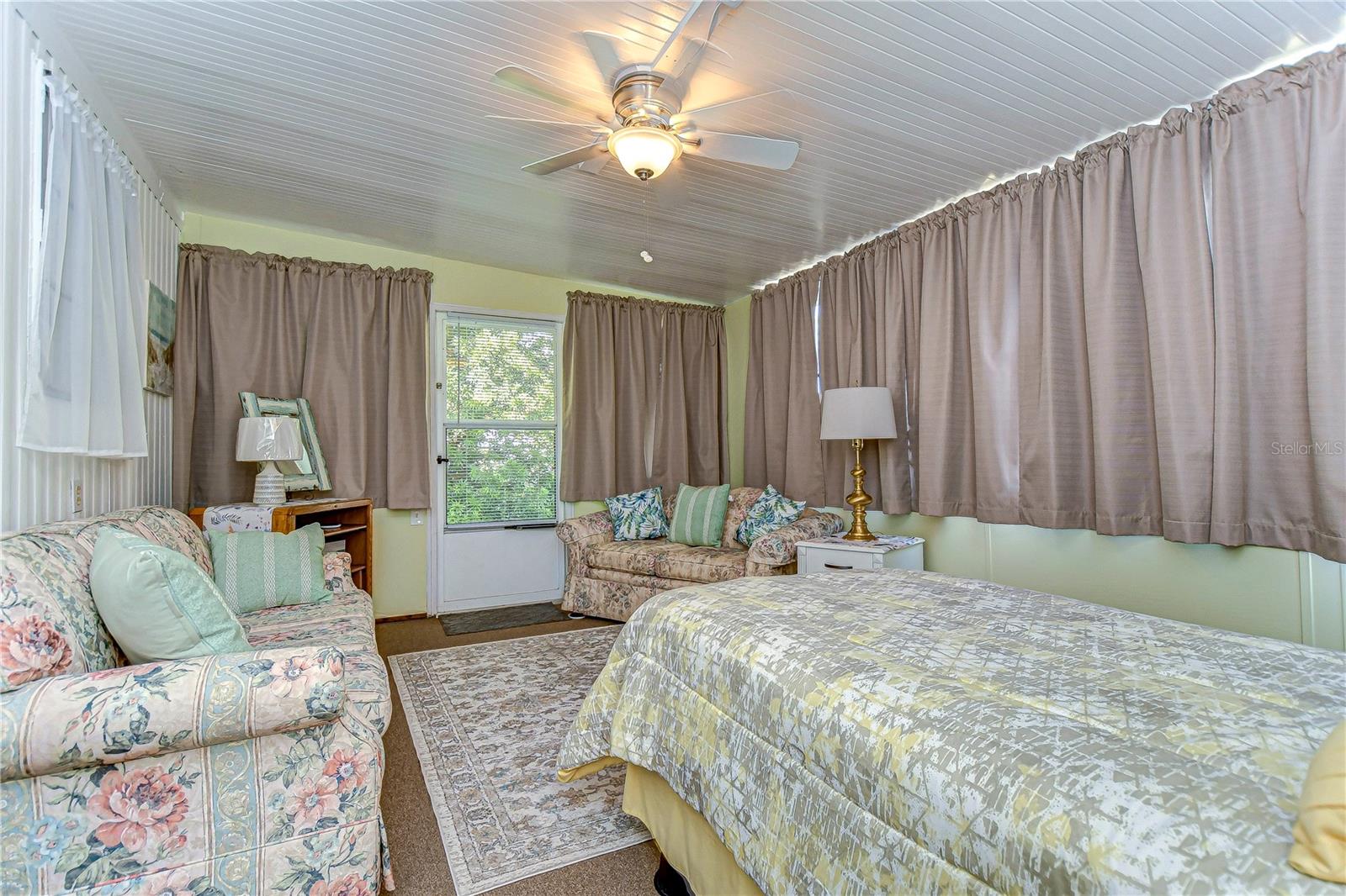 Image 22 of 48 For 38541 Windflower Avenue