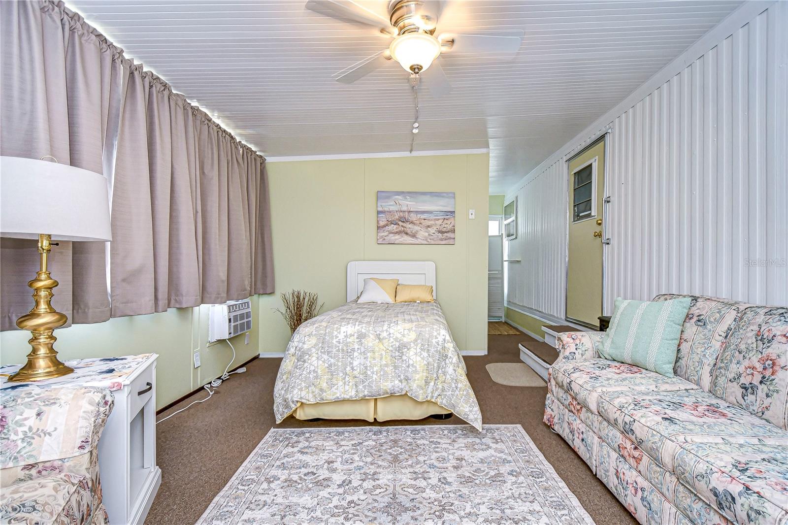 Image 23 of 48 For 38541 Windflower Avenue