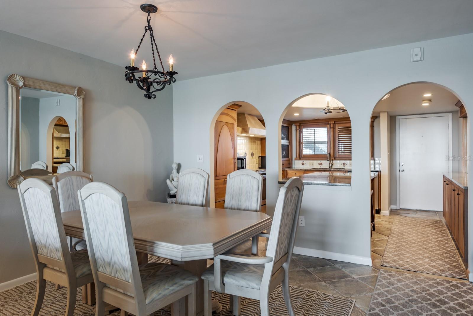 Image 11 of 50 For 5575 Gulf Boulevard 238