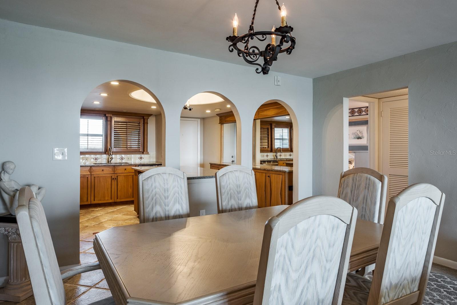 Image 12 of 50 For 5575 Gulf Boulevard 238