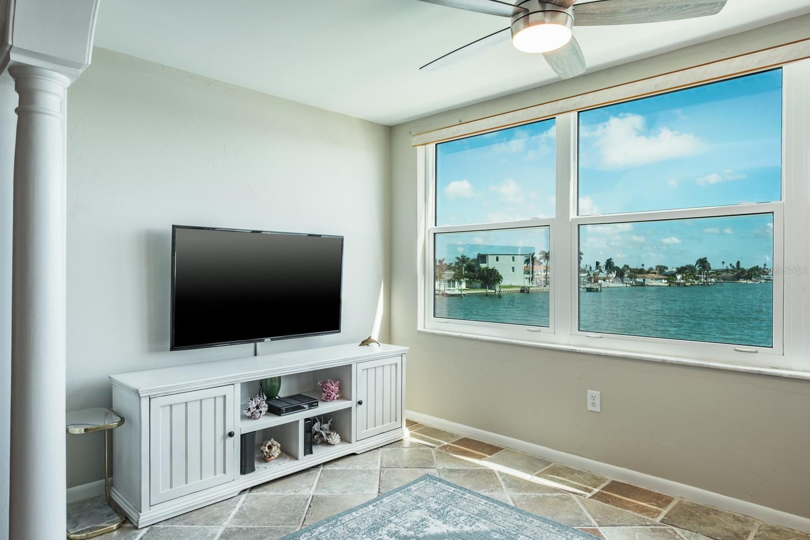 Image 17 of 50 For 5575 Gulf Boulevard 238