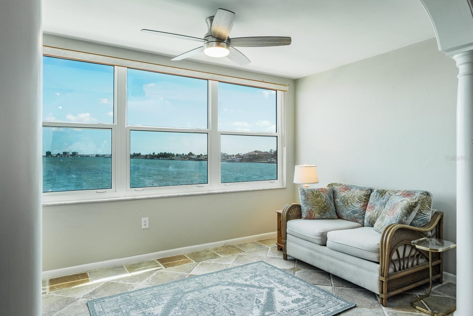 Image 18 of 50 For 5575 Gulf Boulevard 238