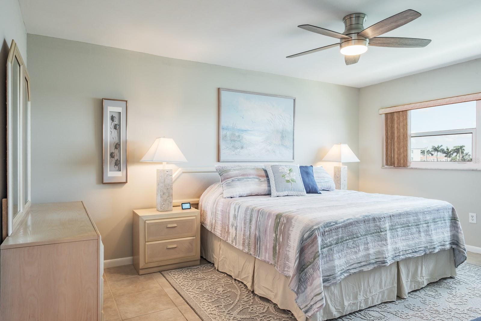 Image 21 of 50 For 5575 Gulf Boulevard 238