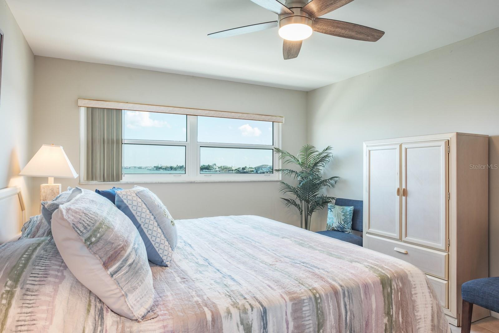 Image 22 of 50 For 5575 Gulf Boulevard 238