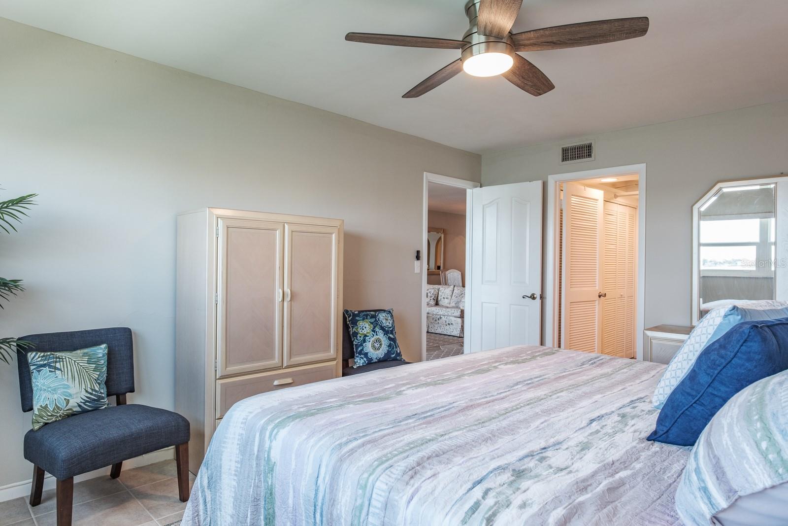 Image 24 of 50 For 5575 Gulf Boulevard 238