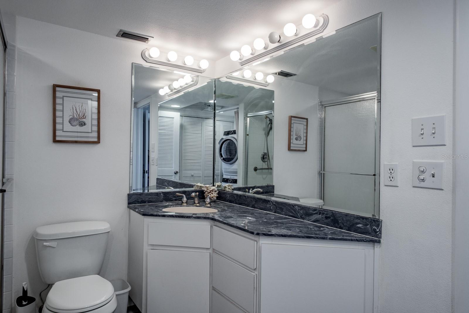 Image 26 of 50 For 5575 Gulf Boulevard 238