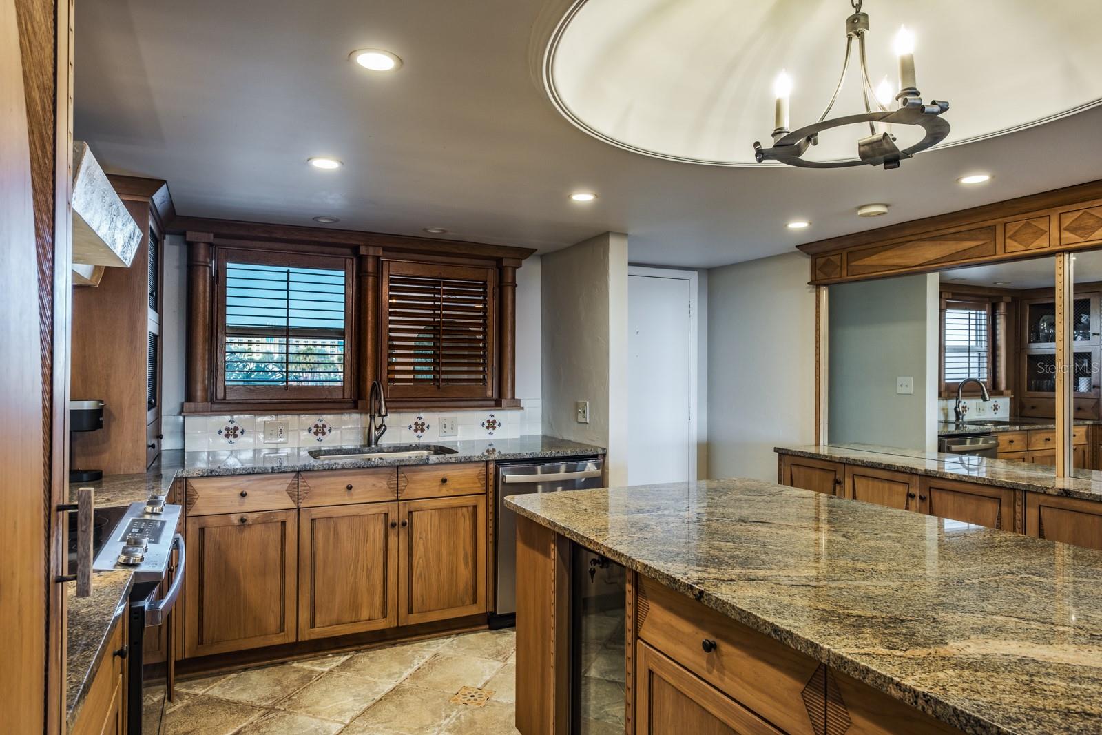 Image 5 of 50 For 5575 Gulf Boulevard 238