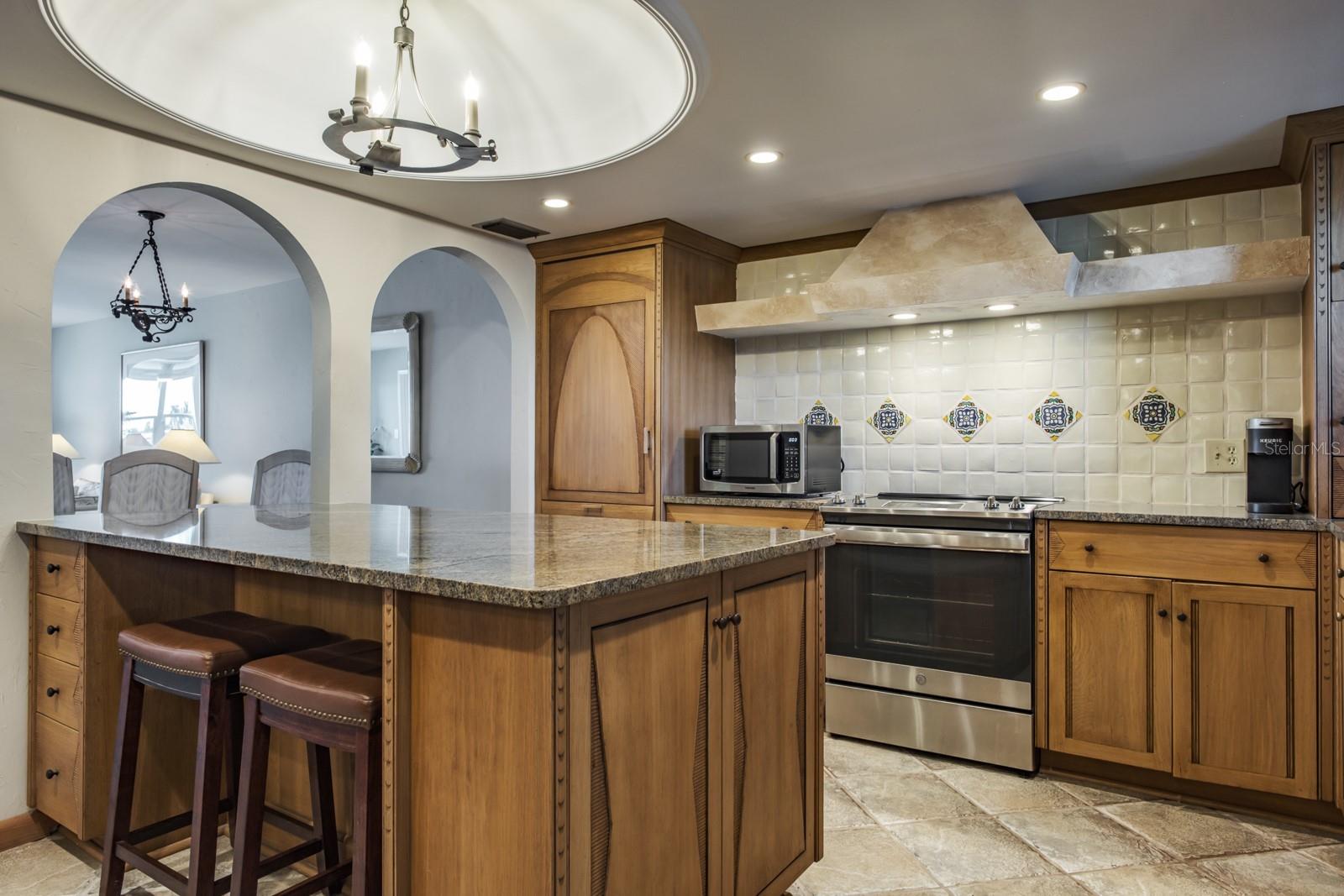 Image 6 of 50 For 5575 Gulf Boulevard 238