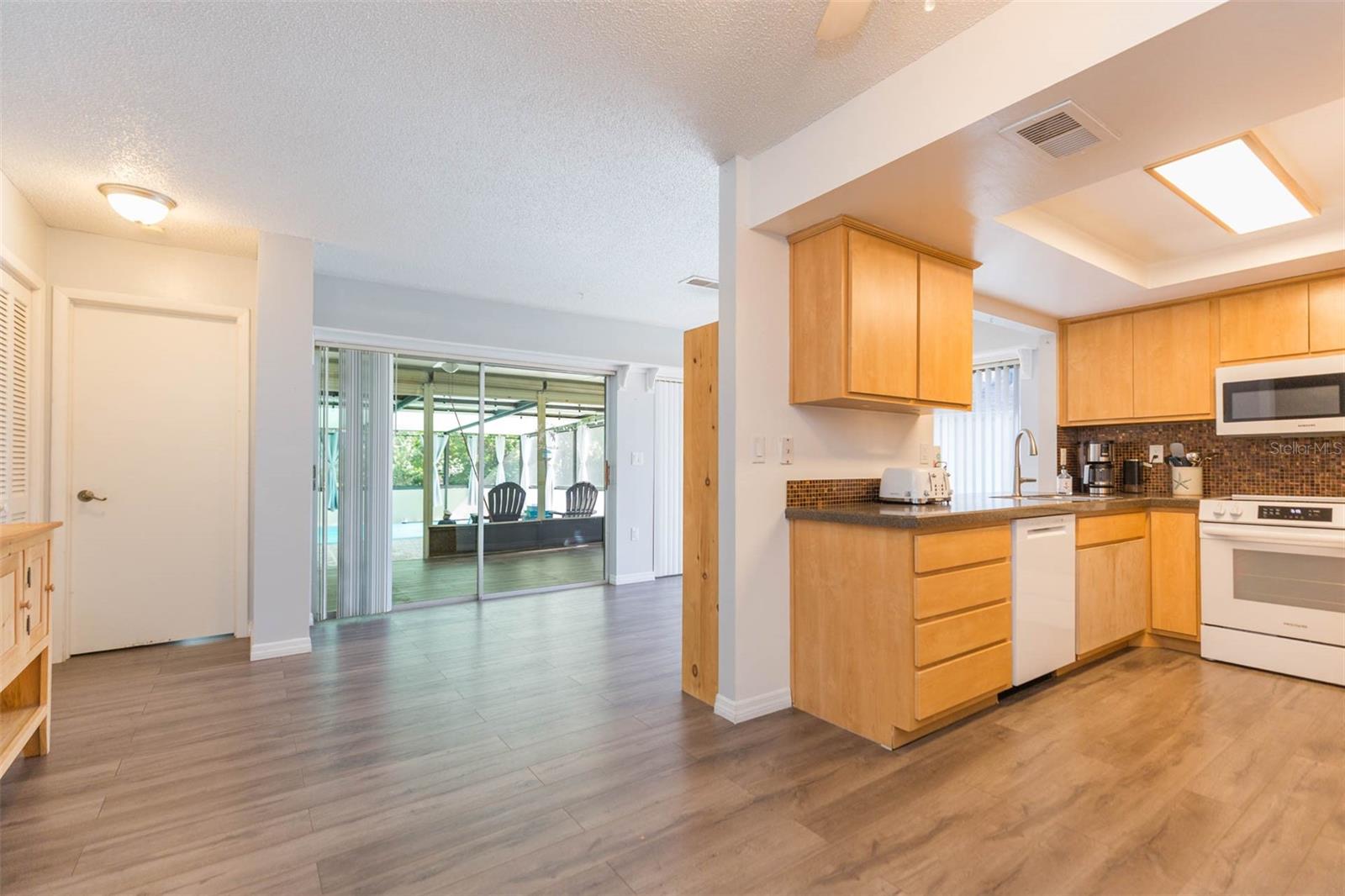 Image 9 of 51 For 13016 Club Drive