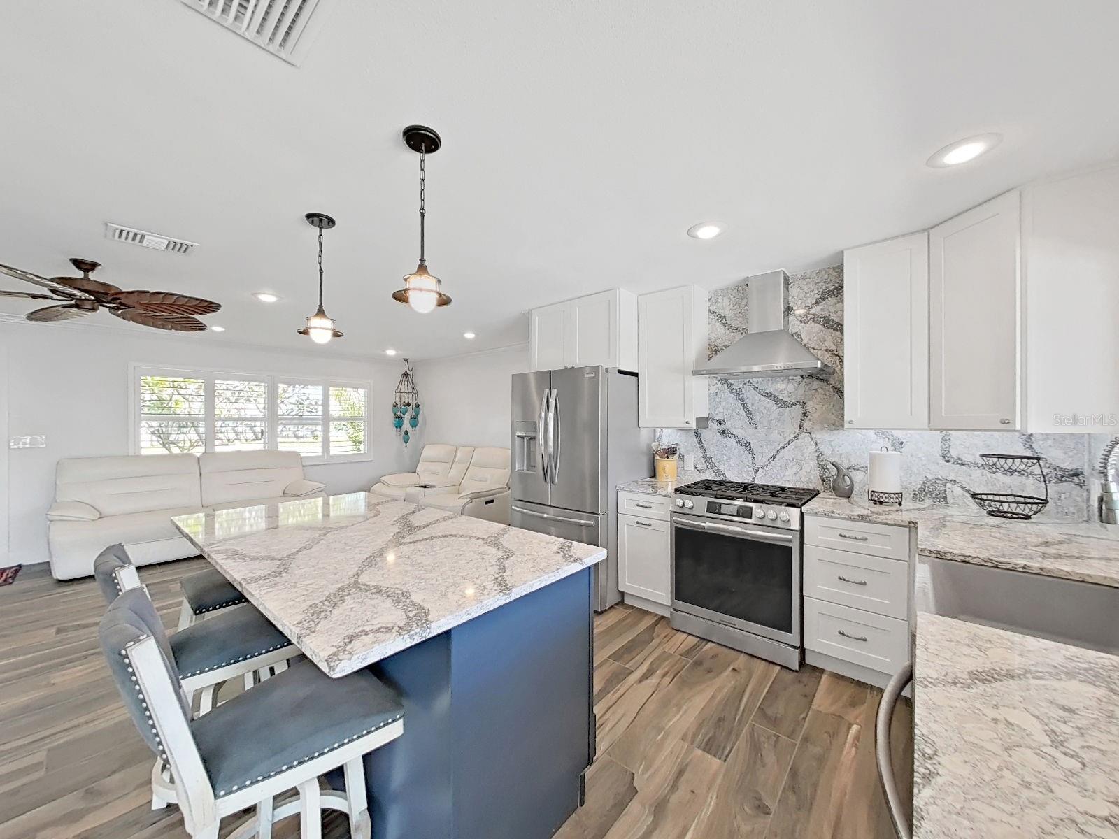 Image 13 of 52 For 11876 Walker Avenue