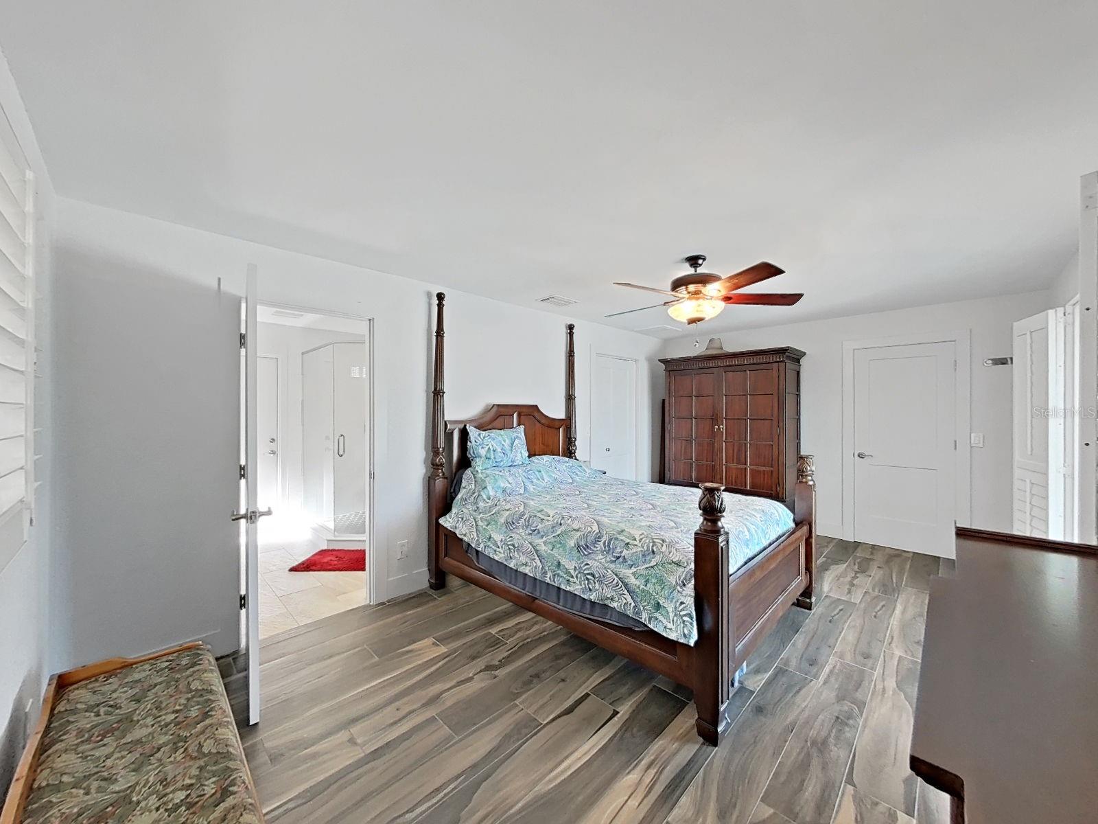 Image 18 of 52 For 11876 Walker Avenue