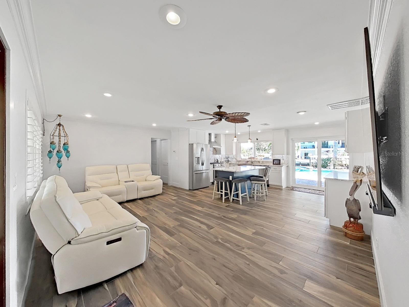Image 5 of 52 For 11876 Walker Avenue